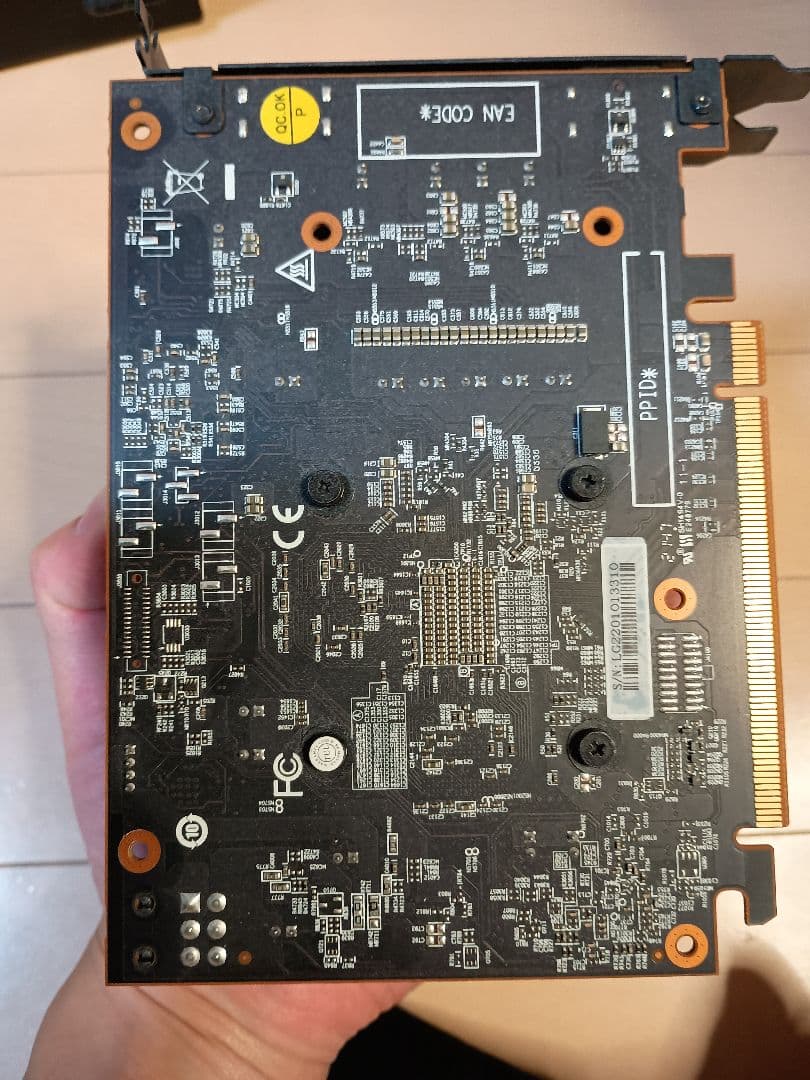 玄人志向　RD-RX6500XT-E4GB/SF　一部改造品