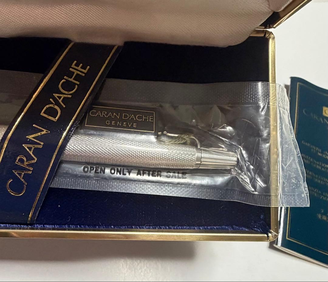未開封　カランダッシュ　ボールペン　CARAN dACHE
