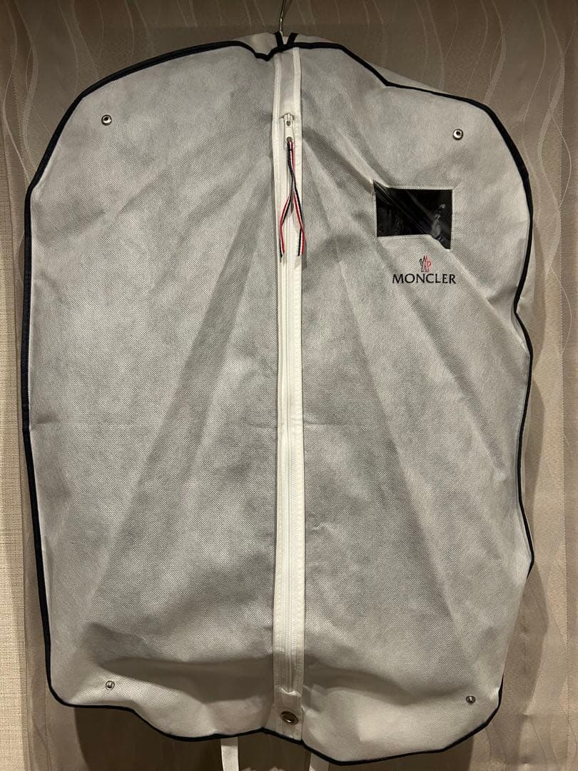 モンクレール フード付きダウンジャケット ネイビー