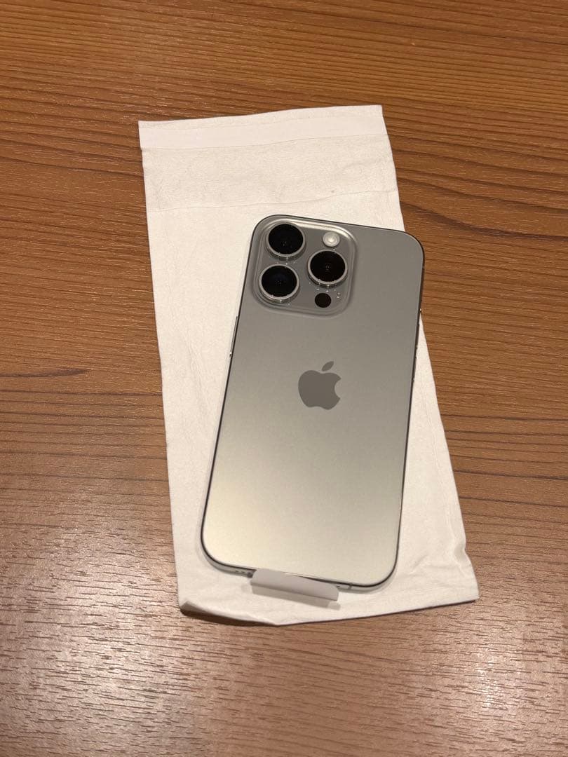 【新品未使用】Apple iPhone 15 Pro 香港版