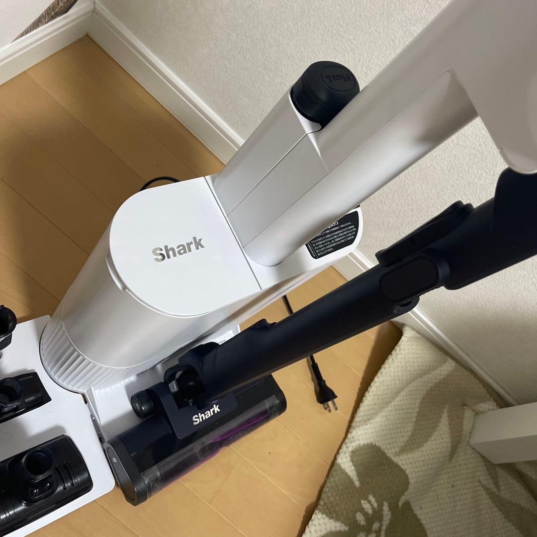 SHARKシャーク　自動ゴミ収集ドック搭載 コードレスクリーナー　展示品