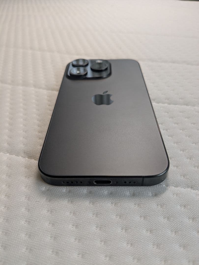 【極美品】iPhone 15 Pro 256GB ブラック SIMフリー