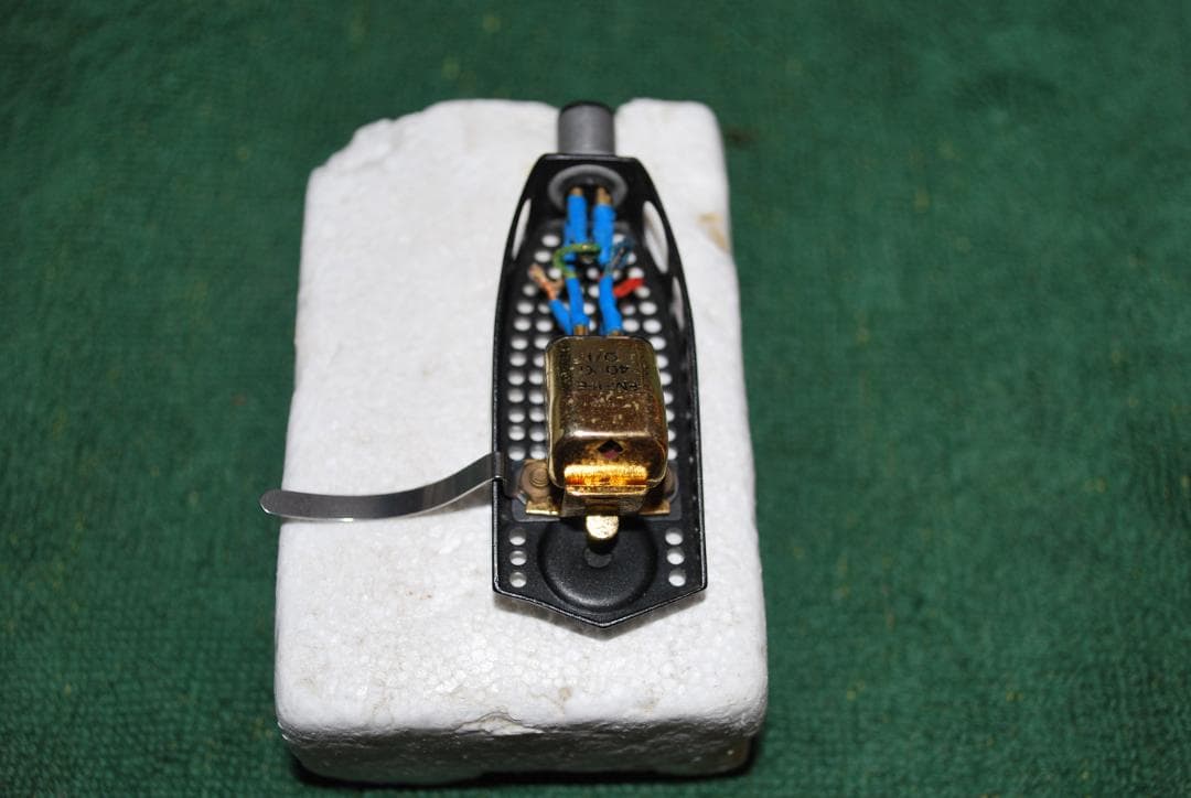 SMEへッドセル3009用エンパイア4000D1・リード線付き中古品の出品です。