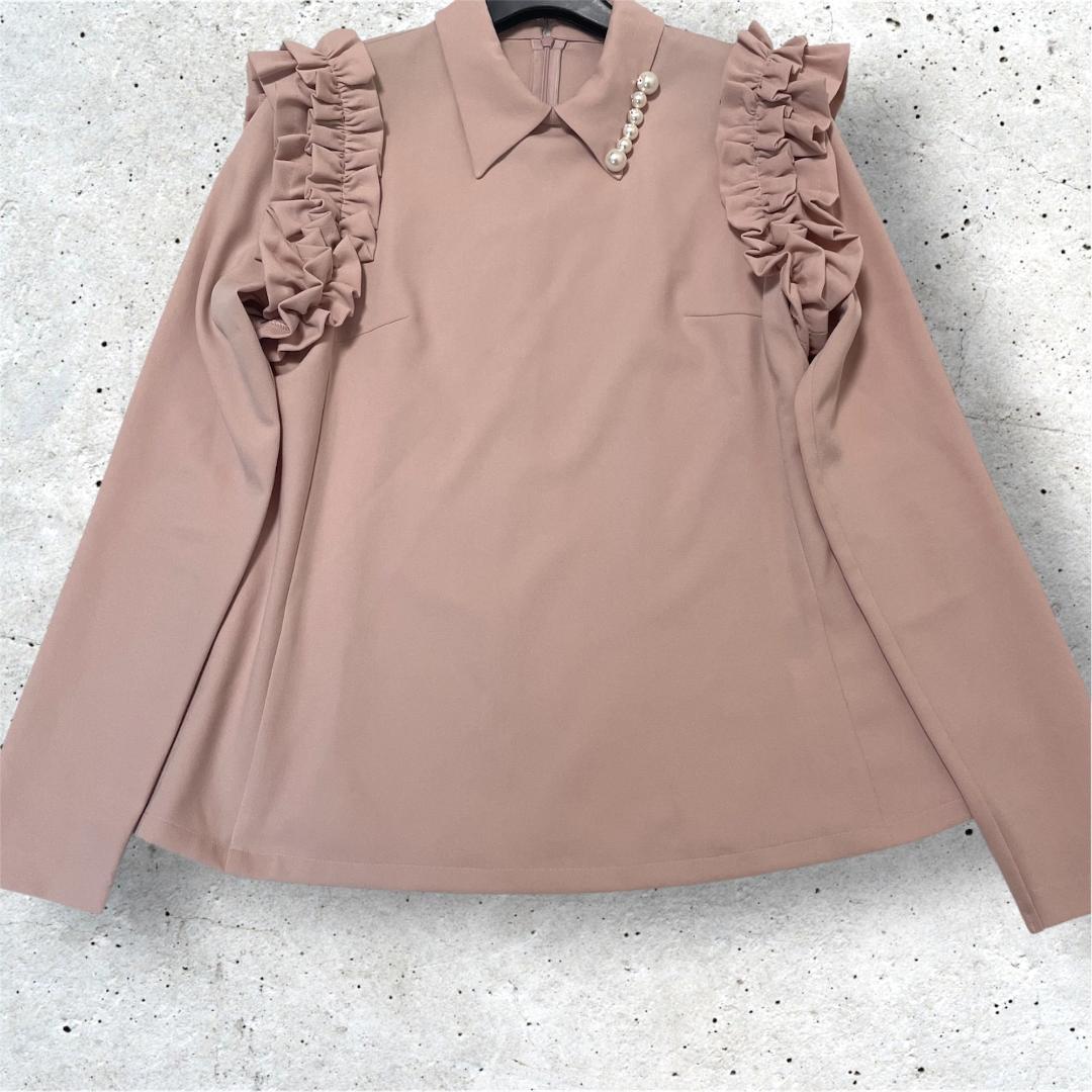 hue DAY TO EVENING フリルパールブラウス ピンクベージュ 36