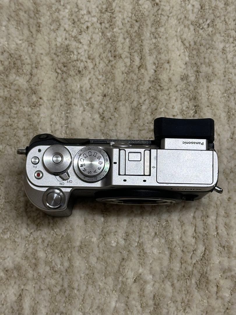 【専用】LUMIXミラーレスカメラDMC-GX8 レンズH-FS14140-KA