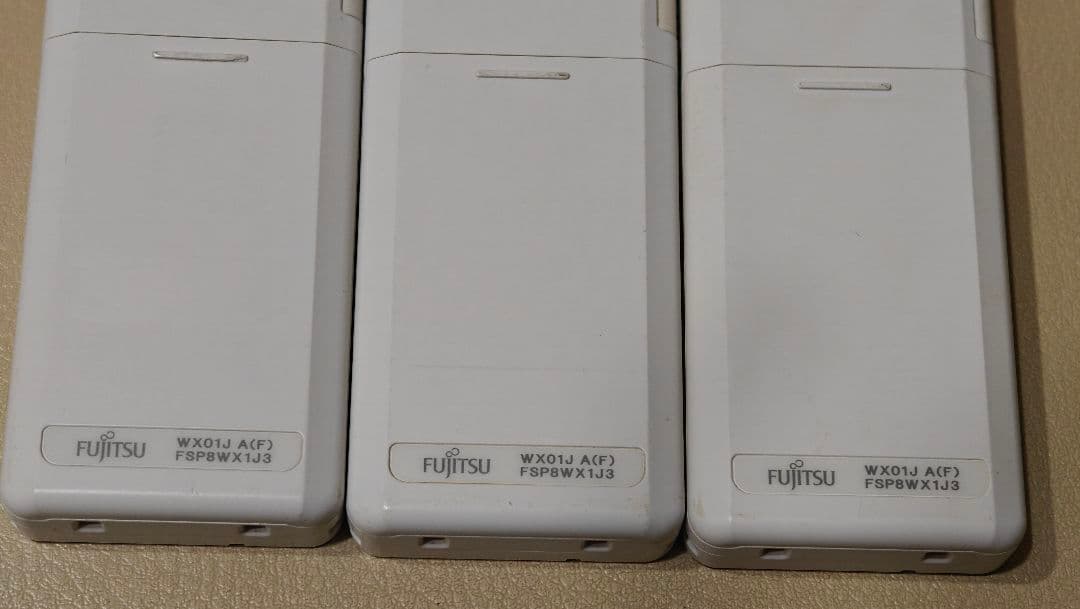 ★中古品★Fujitsu PHS本体 ホワイト 3台セット