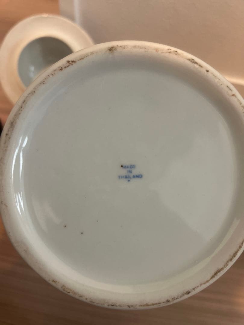 青と白の花柄陶器壺　Thailand