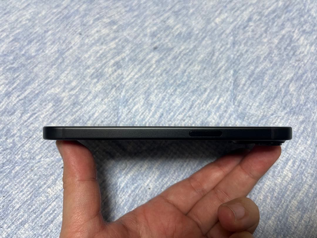 iPhone 15 美品 128GB バッテリー100%