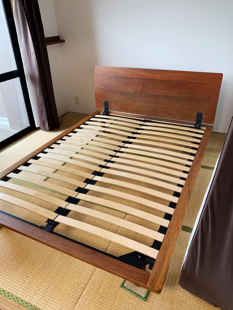 無印良品　ベッドフレーム・ダブル＋ヘッドボード（ウォールナット材）