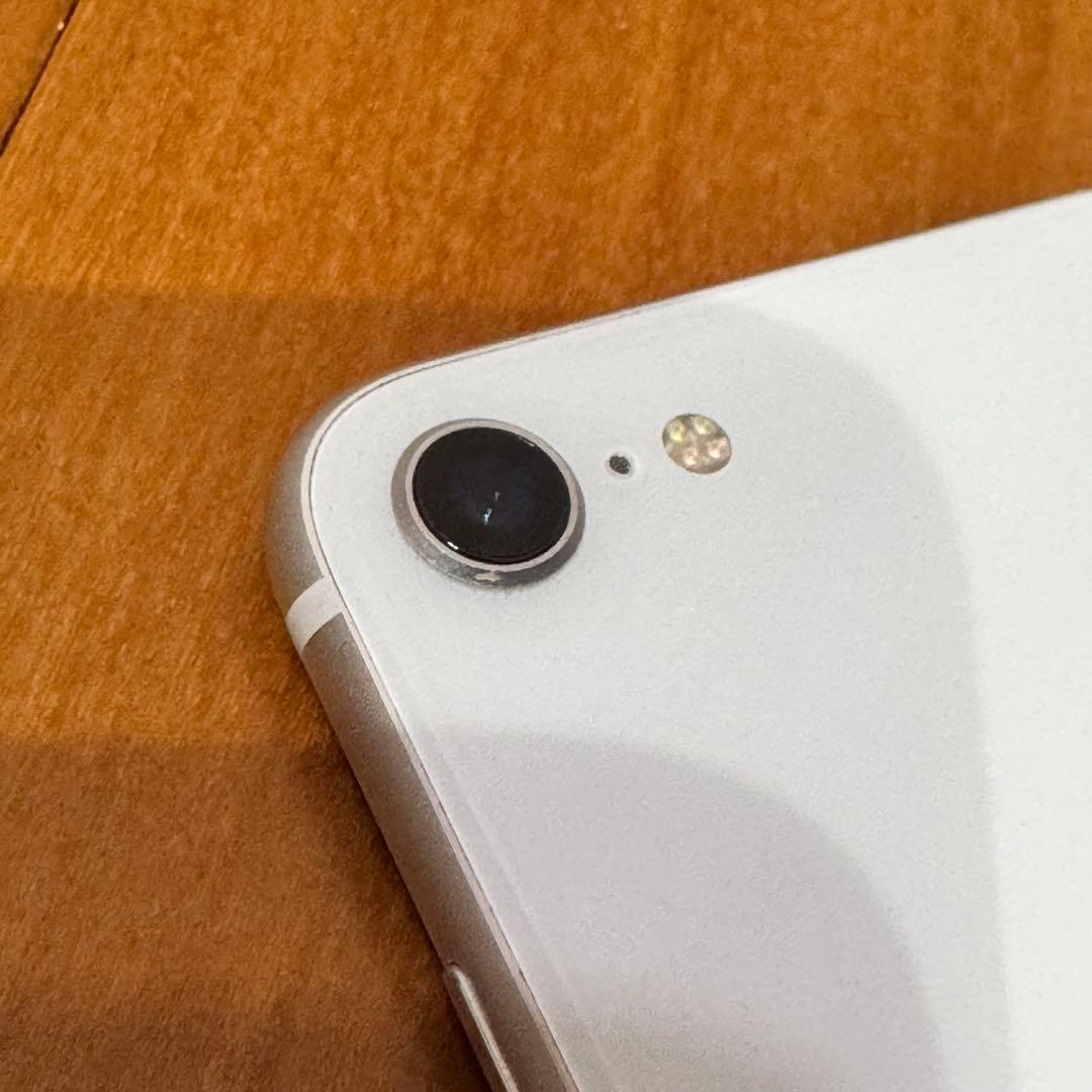 iPhone SE (第2世代) 64GB ホワイト バッテリー76%