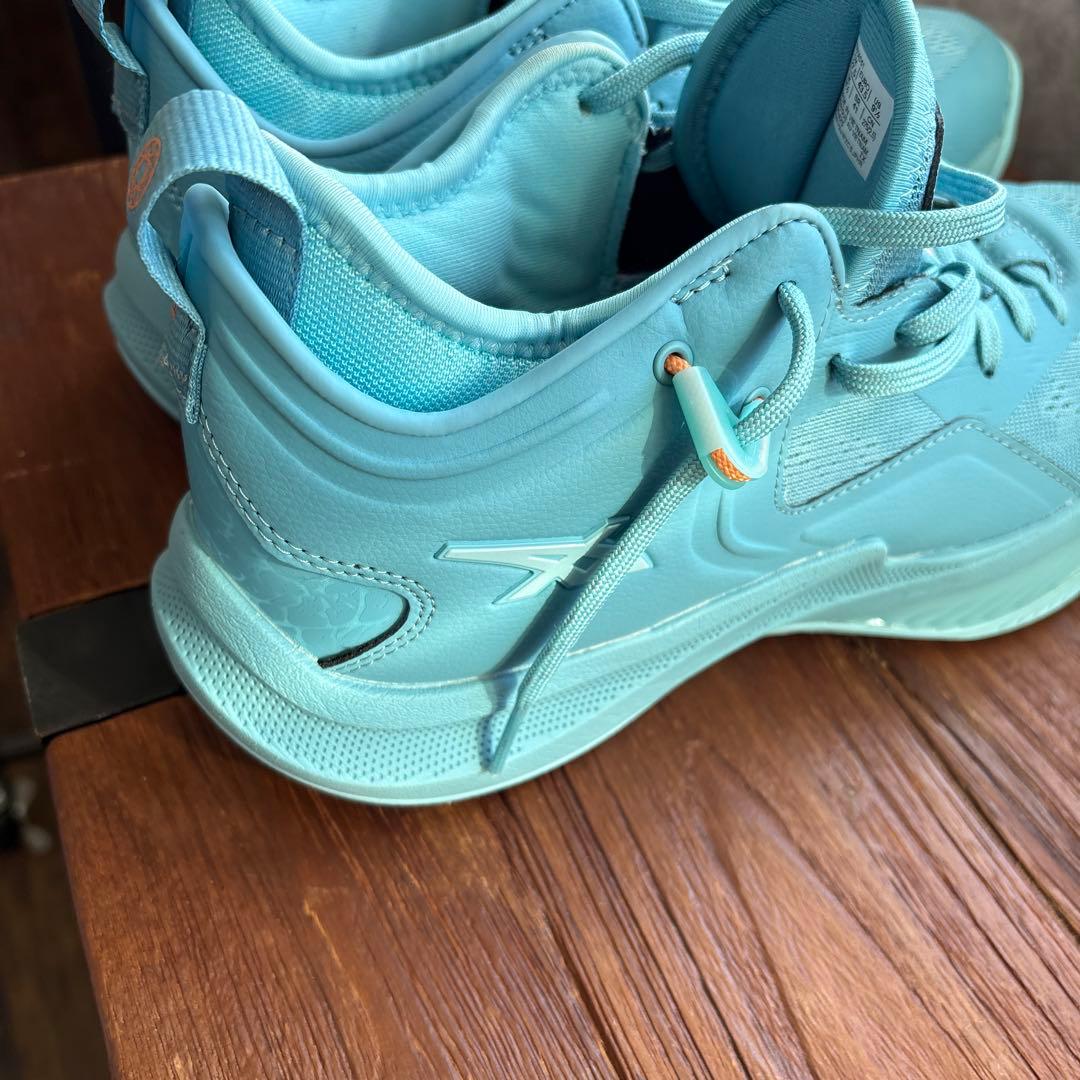 水色 バスケットボールシューズ　27.5センチ