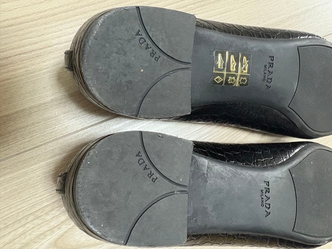 PRADA ブラック フラットシューズ