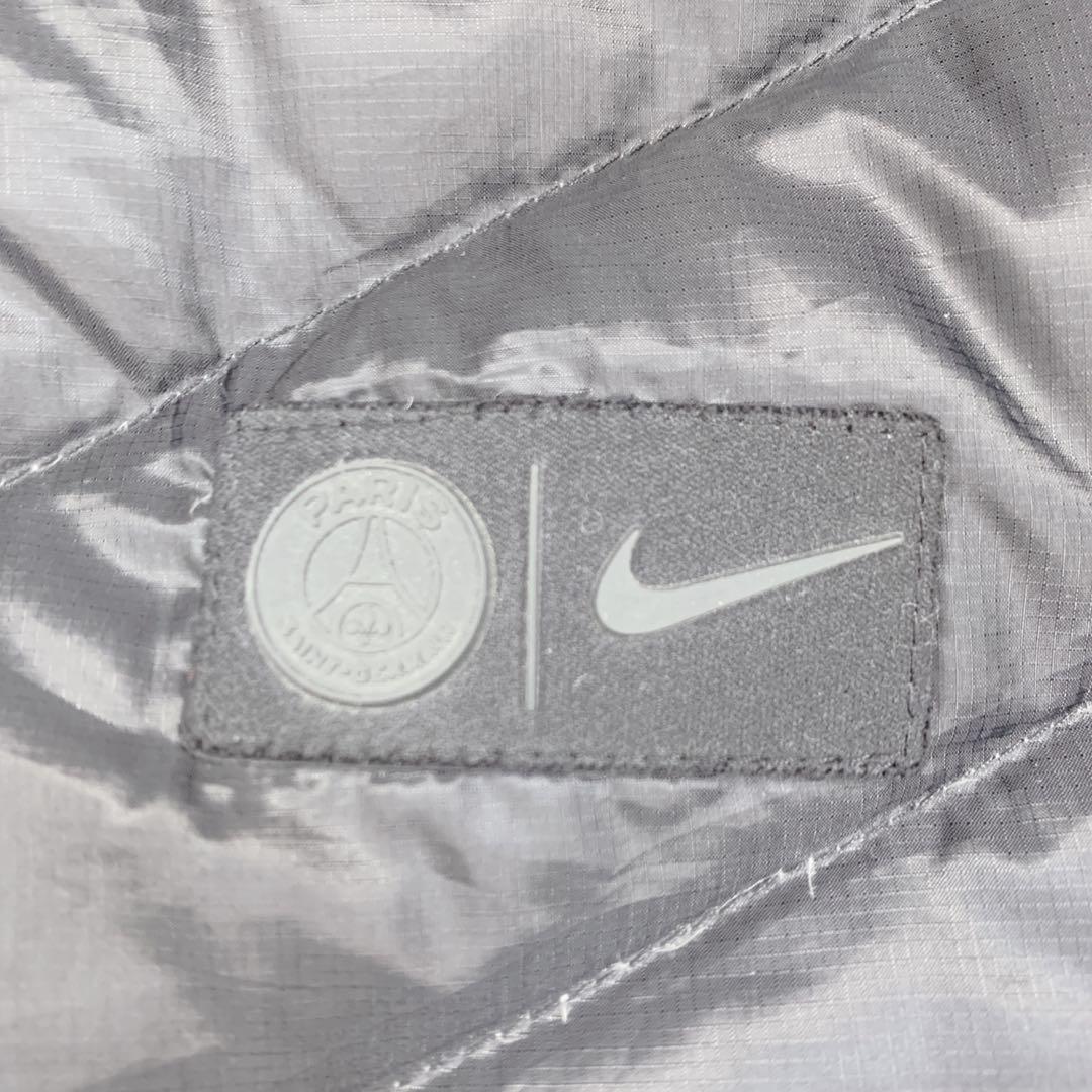 熱い時には赤い絨毯✨ナイキ NIKE パリサンジェルマン ライトダウン