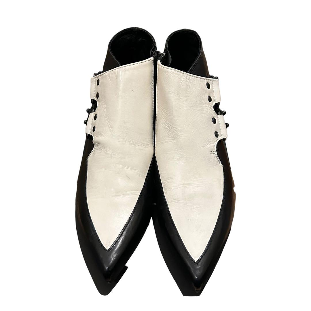 新品未使用　MCQ マックイーン　ポインテッドトゥ　ブーティ　モノトーン　革靴