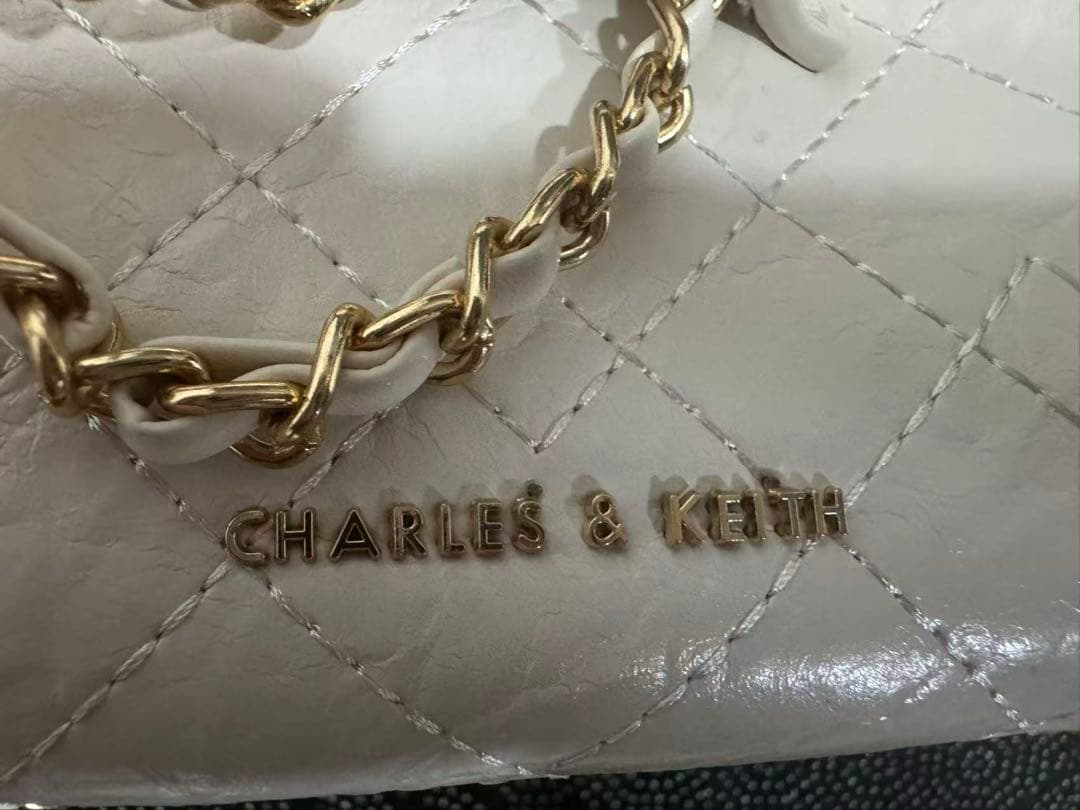 美品 CHARLES&KEITH Duo ツーウェイ ホワイト バックパック