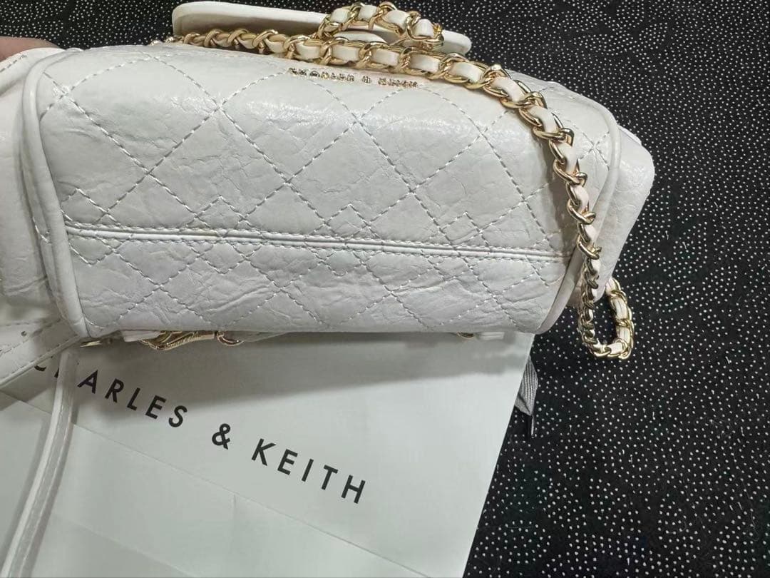 美品 CHARLES&KEITH Duo ツーウェイ ホワイト バックパック