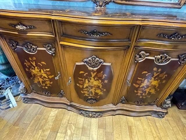 バロック様式 木製サイドボード