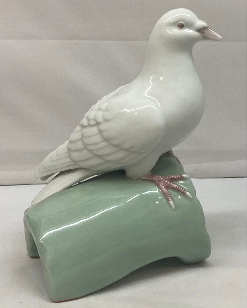 113s  宮永東山作「白鳩」共箱　京都　青磁　置物　平和　東山窯