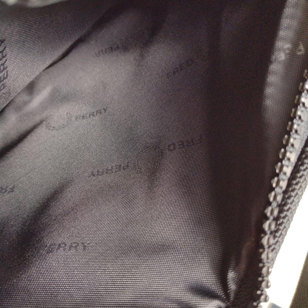 FRED PERRY　フレッドペリー　バッグ　ウエストポーチ　ブラック