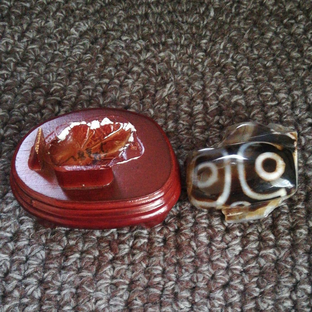 チベット仏教大きめ天然メノウ専用台座付き