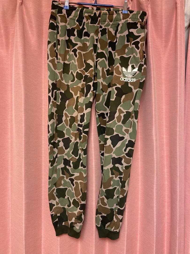 アディダス　オリジナルス　上下　セット　迷彩