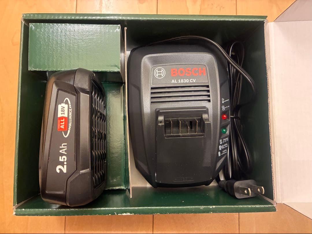 BOSCH クリーナー Unlimited Series8本体 充電器付