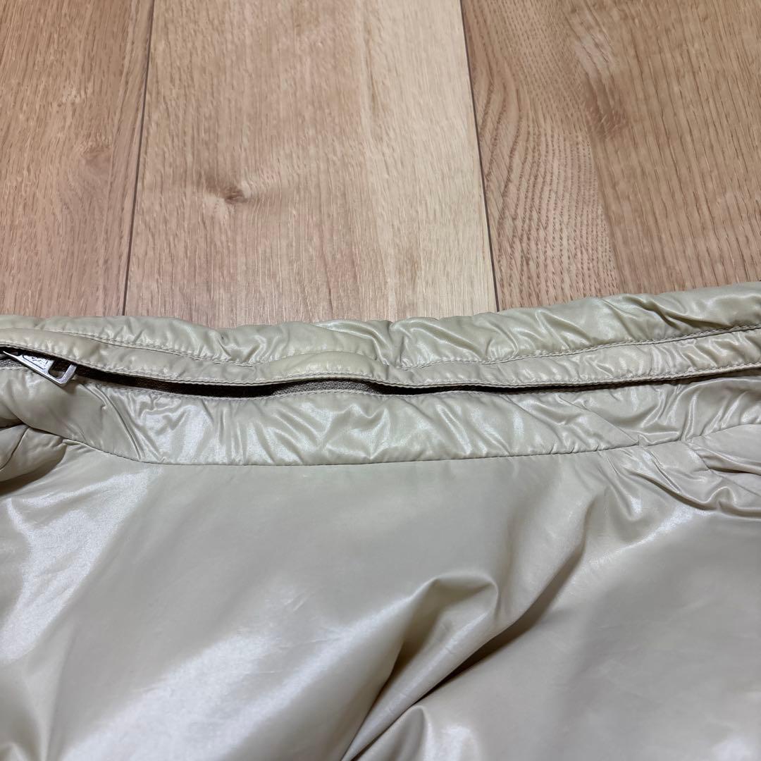 モンクレール リバーシブル ナイロンジャケット 背面ロゴ 収納フード