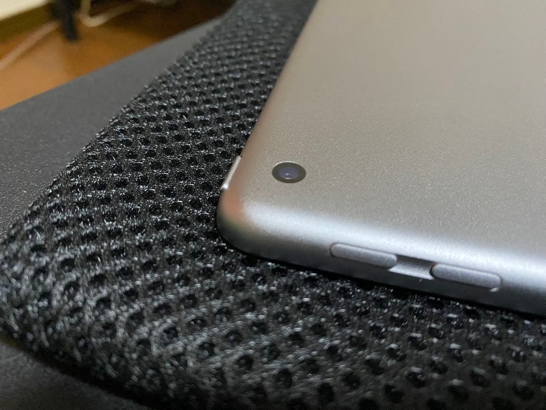 『美品』iPad 5世代32GB + ケース＆キーボード付