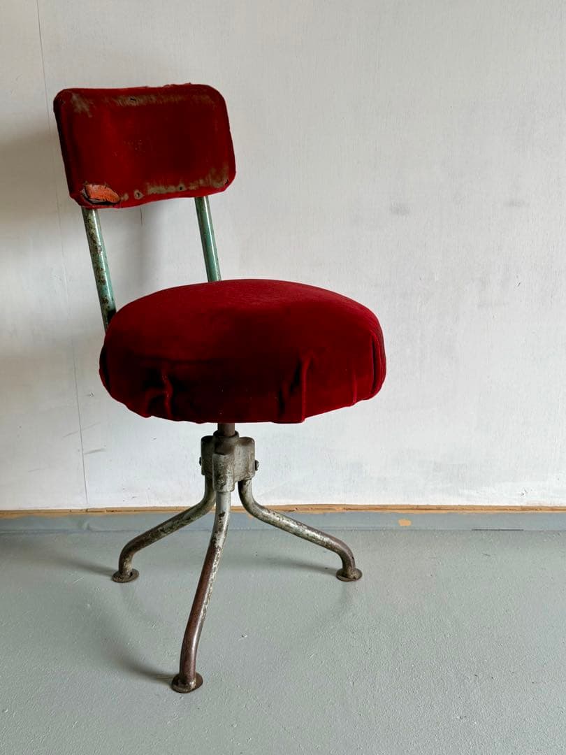 鉄脚 椅子 モケットチェア 電車？