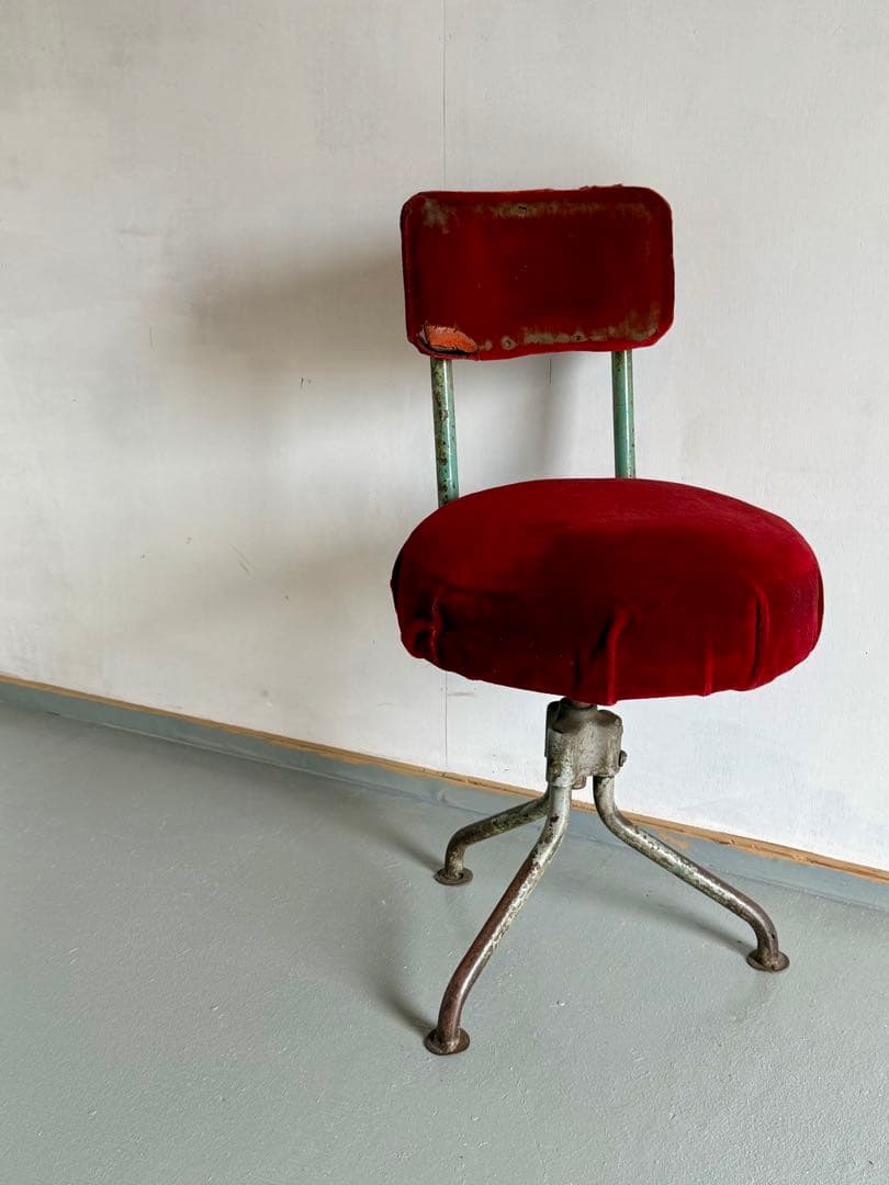 鉄脚 椅子 モケットチェア 電車？