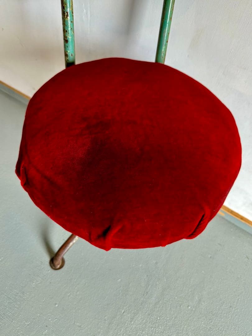 鉄脚 椅子 モケットチェア 電車？