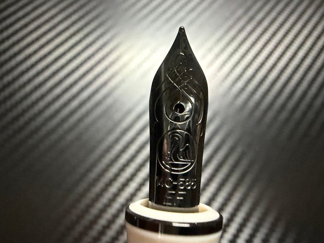 未使用に近い ペリカン スーベレーン M670 ウォームグレー EF 万年筆