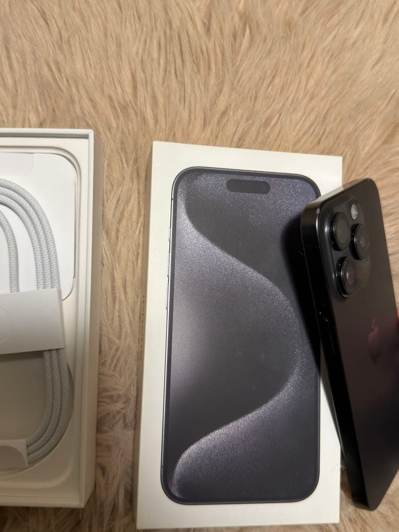 iPhone15pro 256GB バッテリー容量100% / ケース付