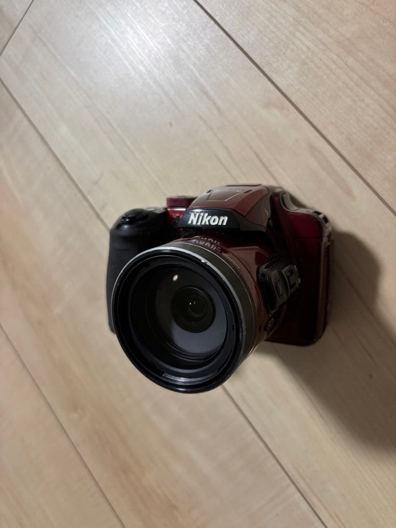 Nikon COOLPIXデジタル一眼レフカメラ レッド