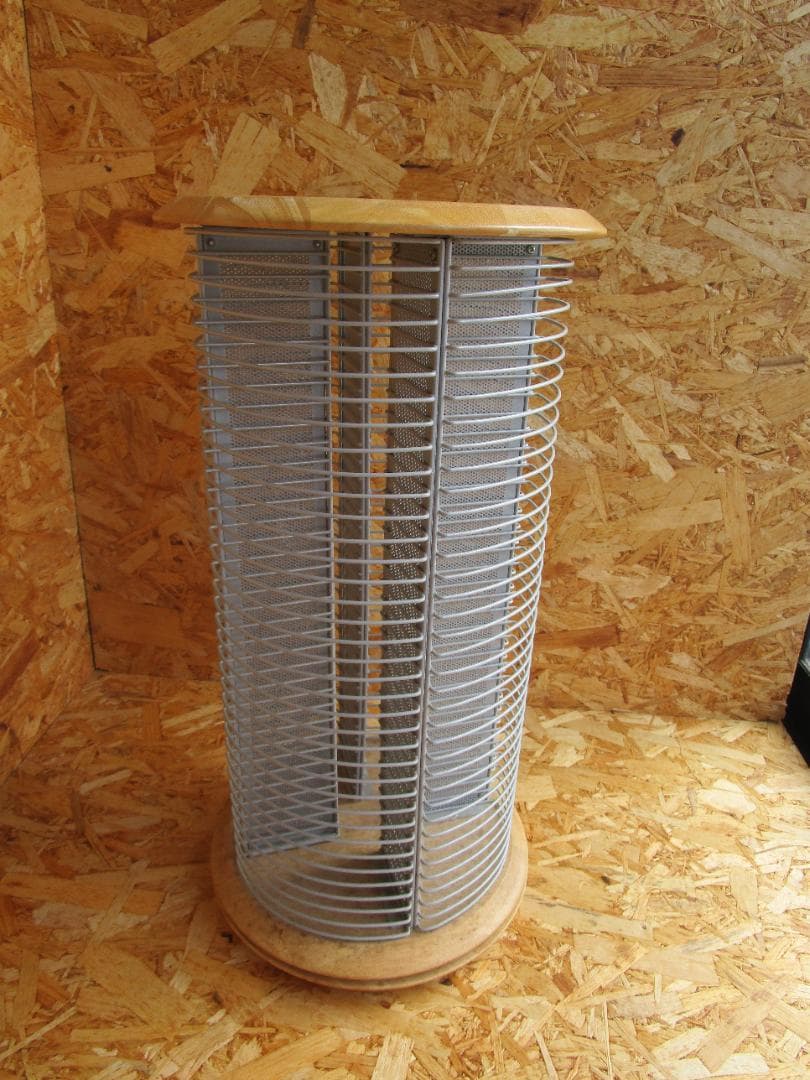 おしゃれなCDラック 木製と金属製 縦型　（CD合計144枚収納可能）