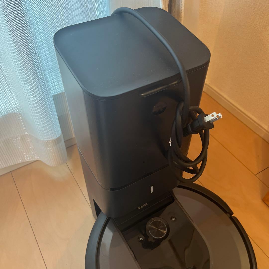 Roomba i7Plus自動掃除機 本体 黒