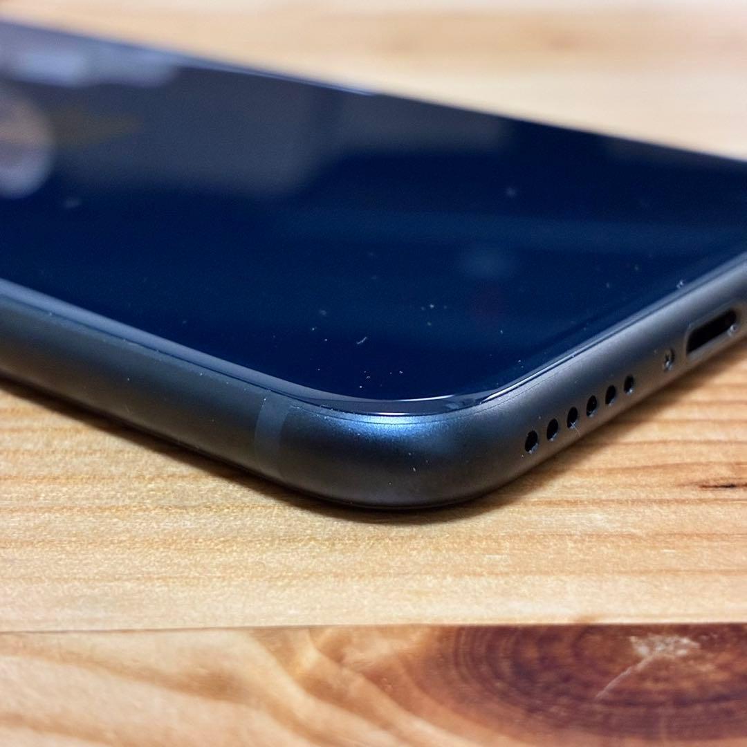 エ*ツ様 バッテリー新品　iPhoneSE第3世代64GB SIMフリー　美品