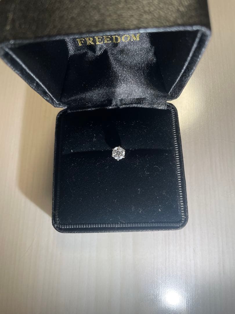 0.538ct ダイヤモンドピアス(片耳用)