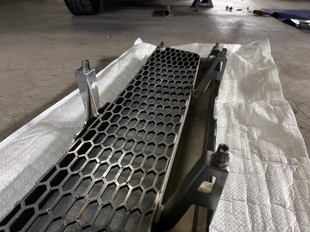 ハイラックスサーフ185 フロントグリル