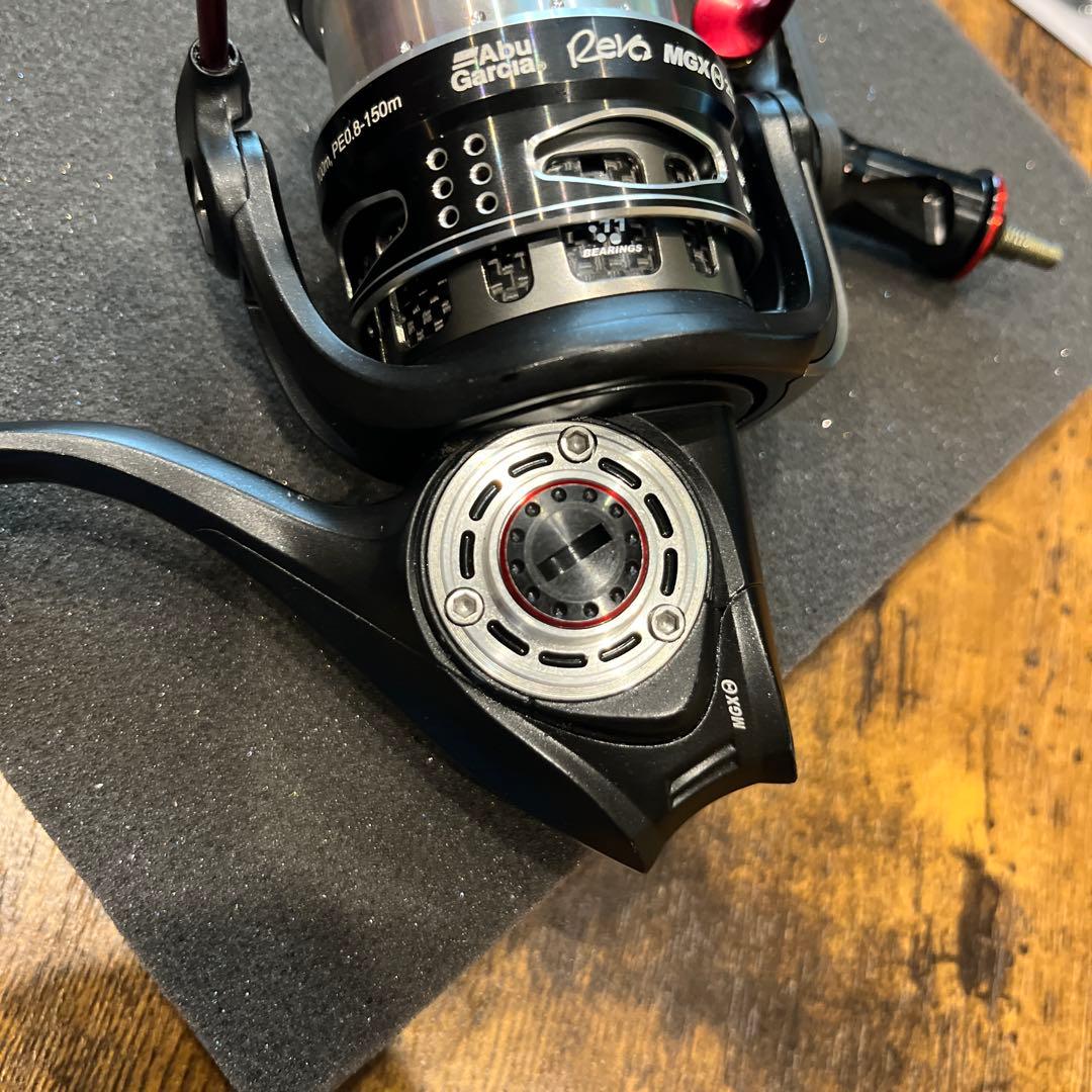リール REVO MGX THETA 2500SH
