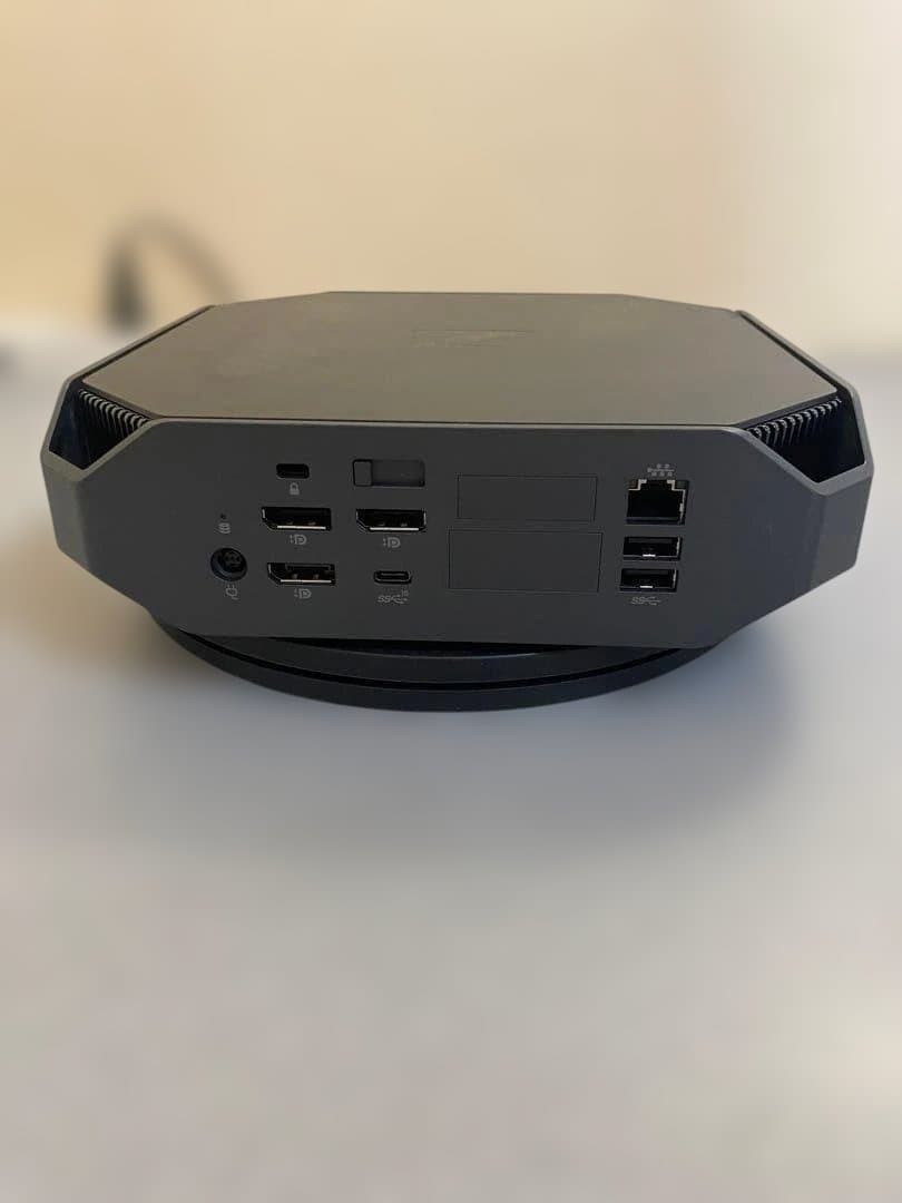 Z2 Mini G4 Workstation Xeon 2224G グラボ搭載