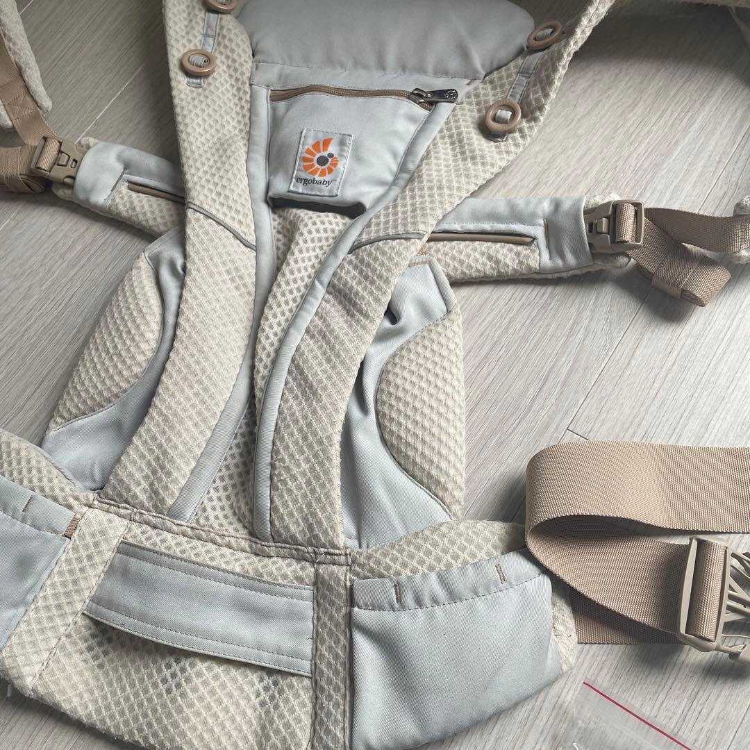 エルゴオムニブリーズ　ergobaby omni breeze 抱っこ紐