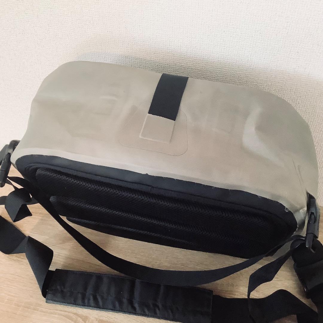 mont-bell　モンベル　メッセンジャー　バッグ　防水　ドライ　M　美品