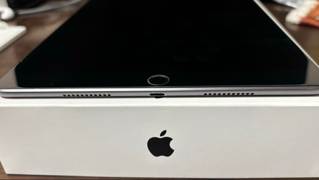 Apple iPad Air(第3世代)64GB WiFi スペースグレー