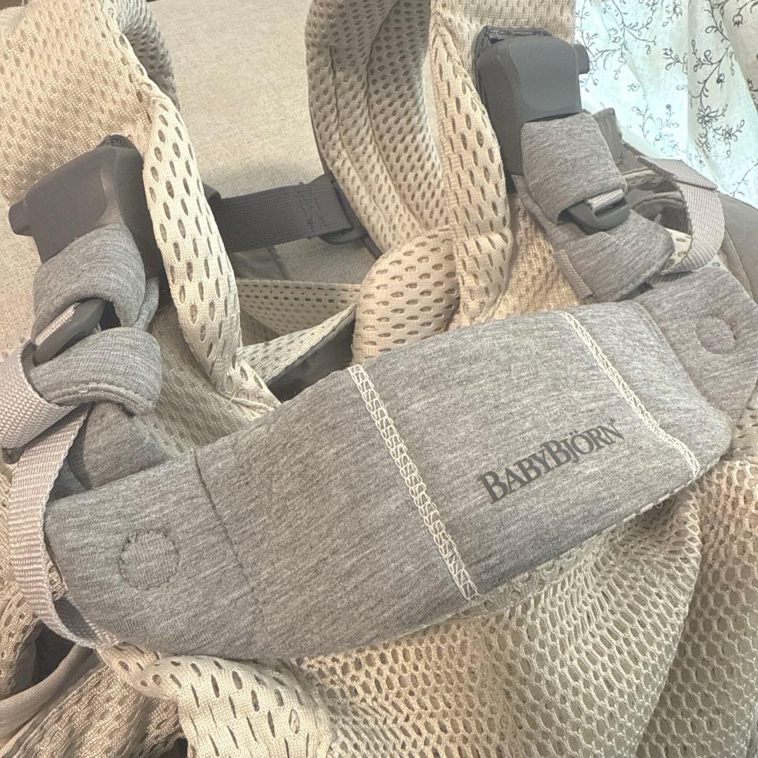 BABYBJORN ハーモニー　ベビーキャリア　最上級モデル　クリーム　スタイ付