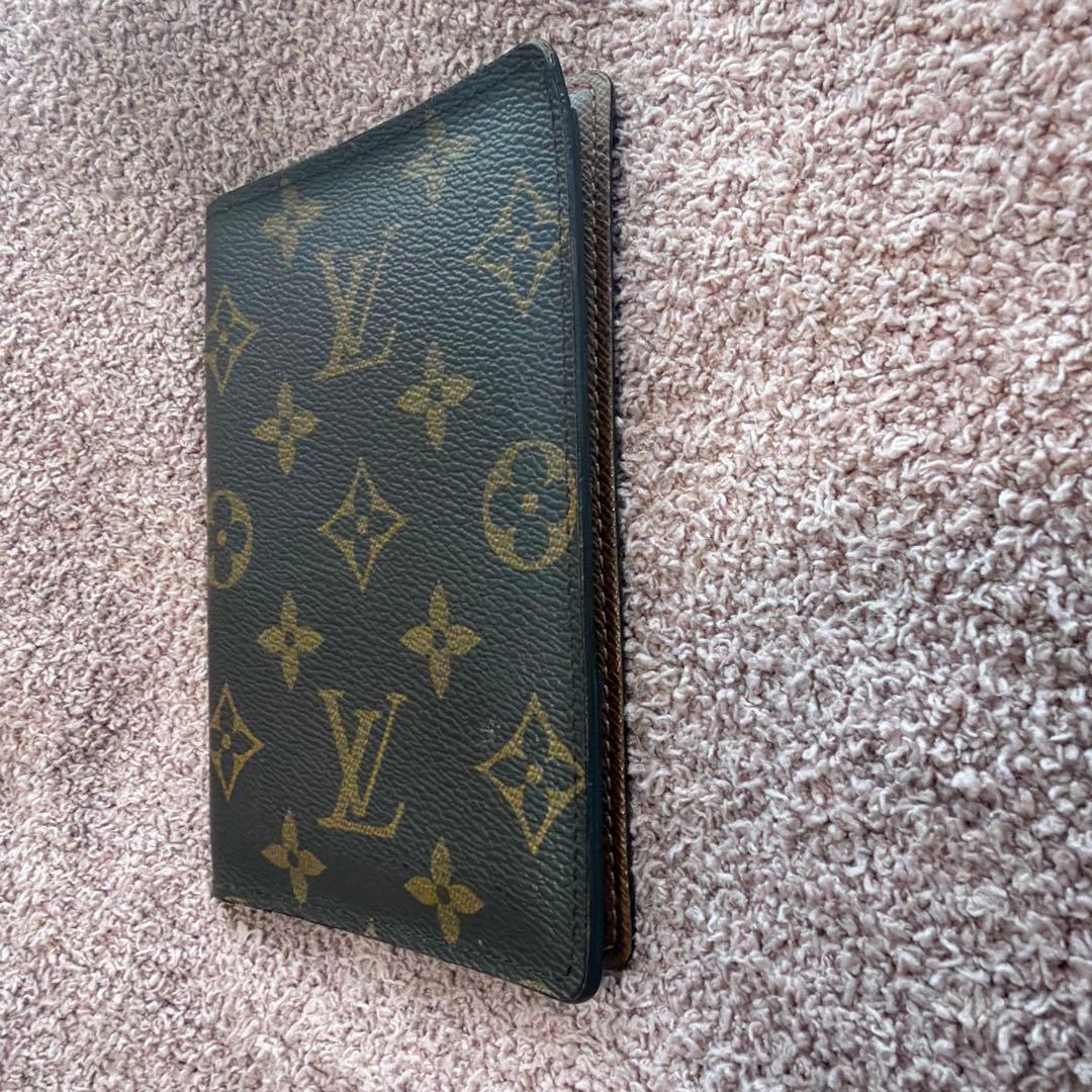 カ*ァ様 ルイヴィトン　パスポートケース