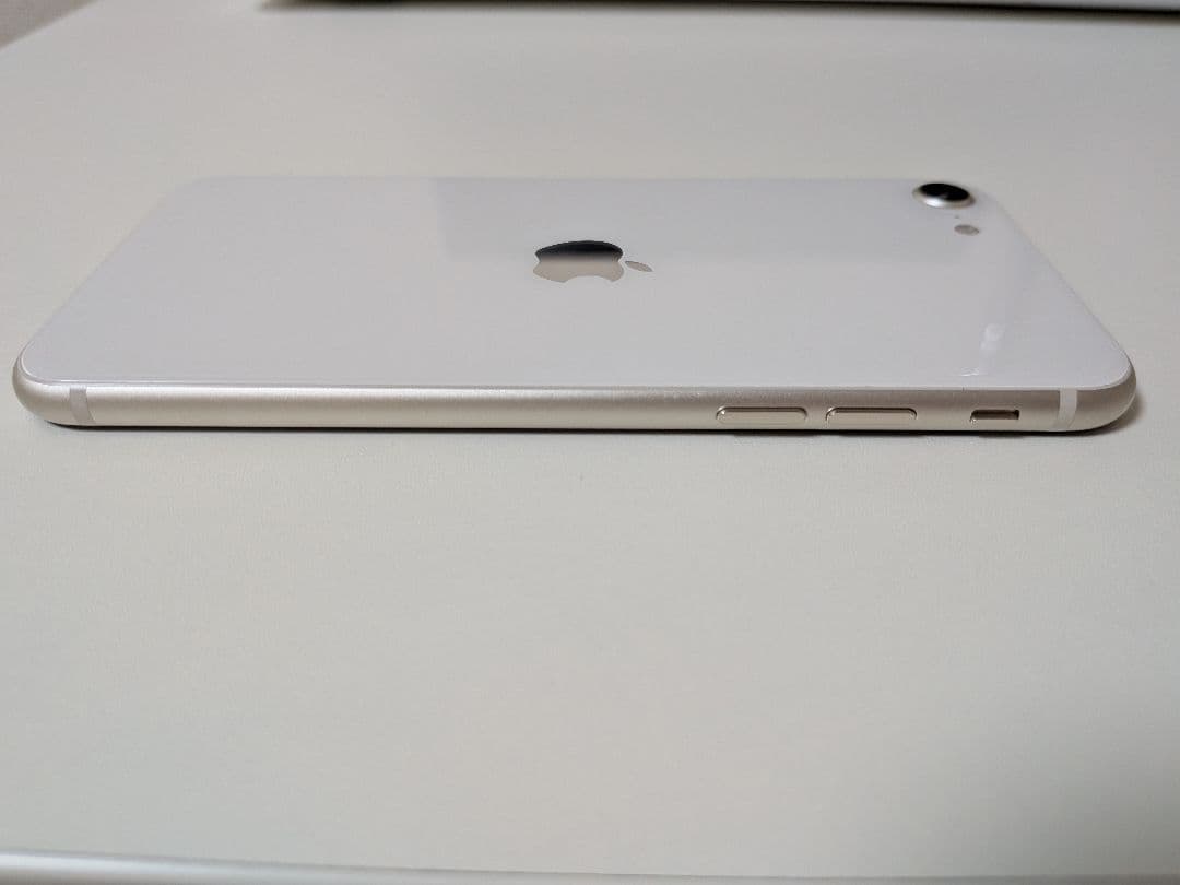 ラ*ル様 Apple iPhone SE3 64GB SIMフリー 本体