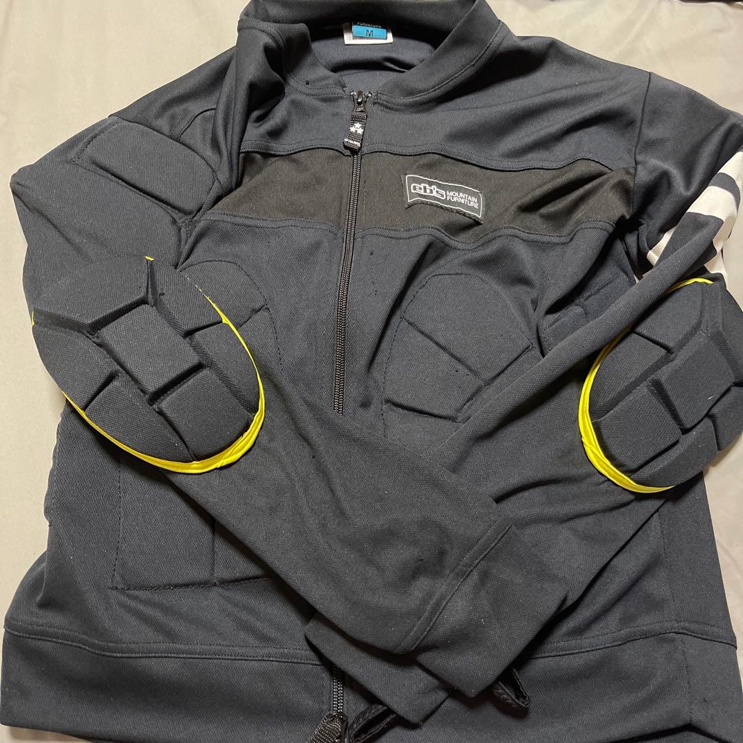 未使用品eb's(エビス)ebsBODY スノーボードプロテクター（防具）