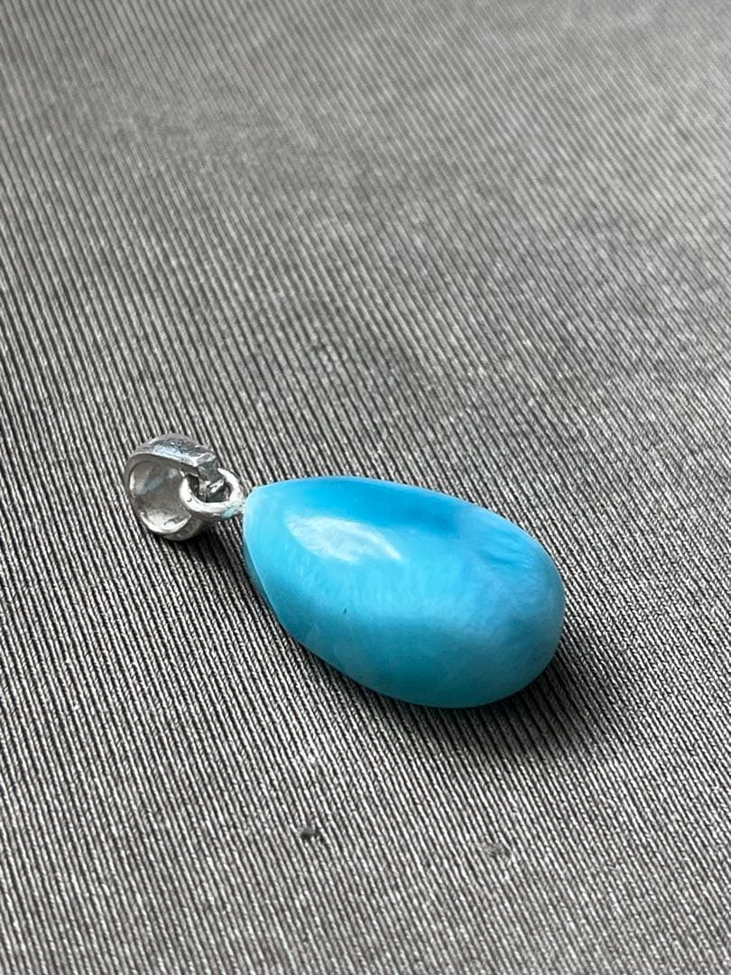 天然石ラリマー☆高品質！ひし型ペンダントトップ☆マリンブルー＆形が美しい！