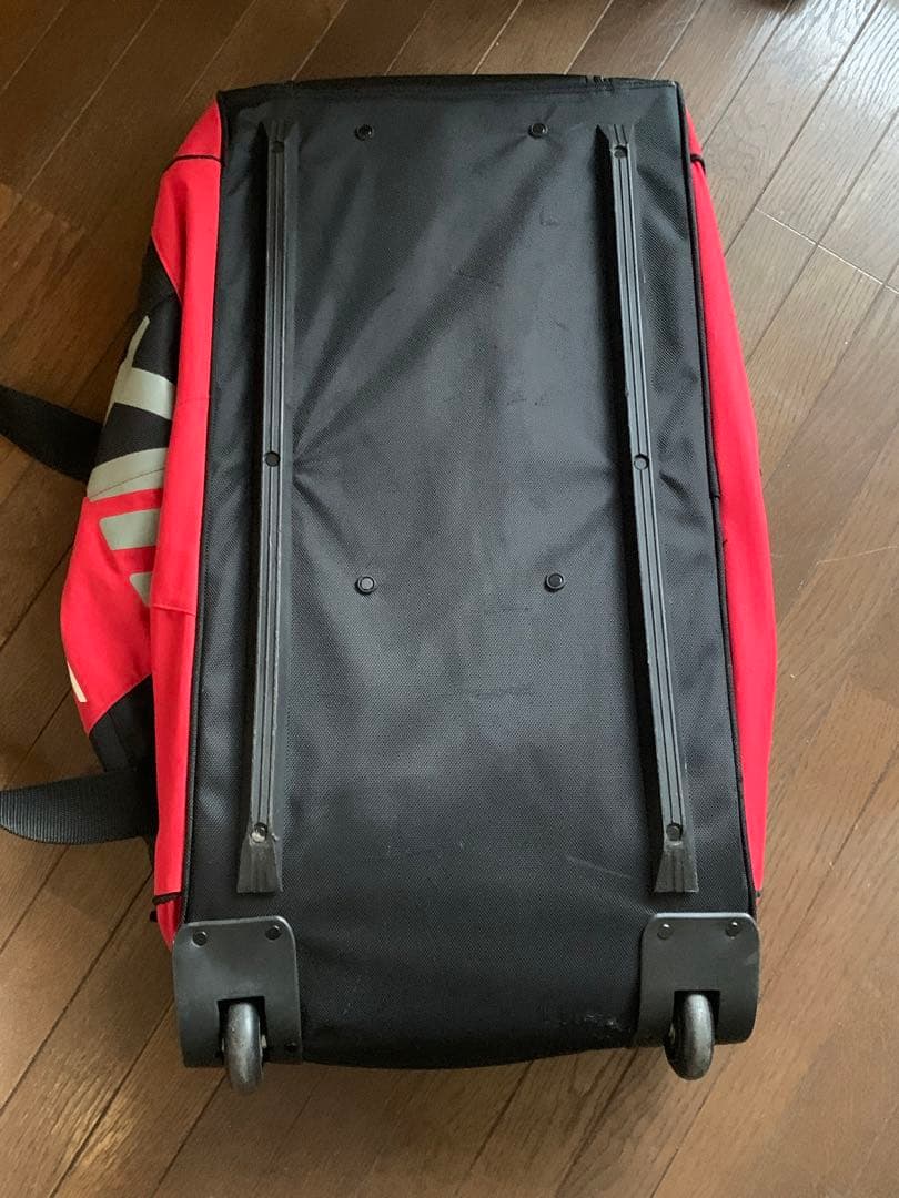 美品 SWIXキャスター付きバッグ